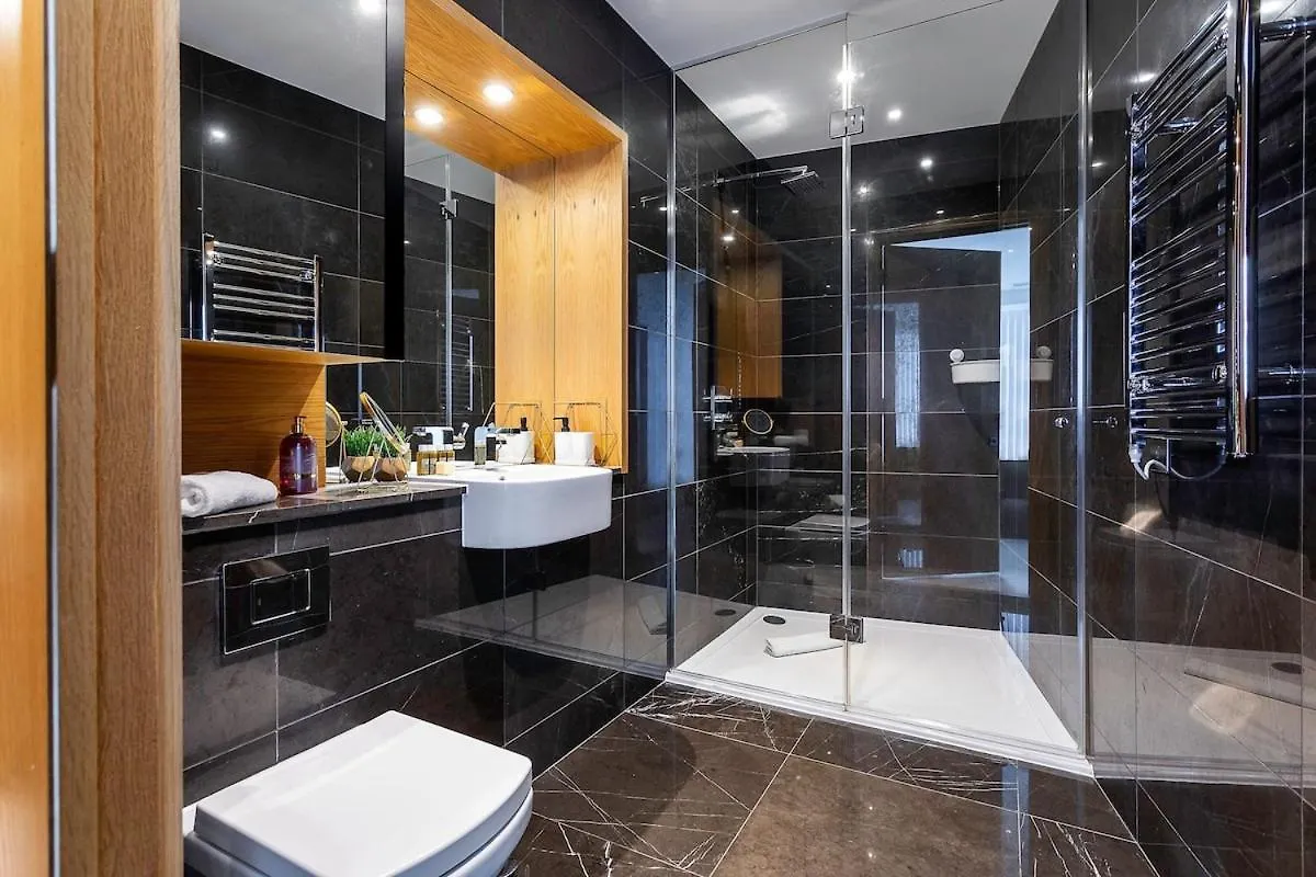 Prestige Panoramic Balcony Condo London 0*,  United Kingdom